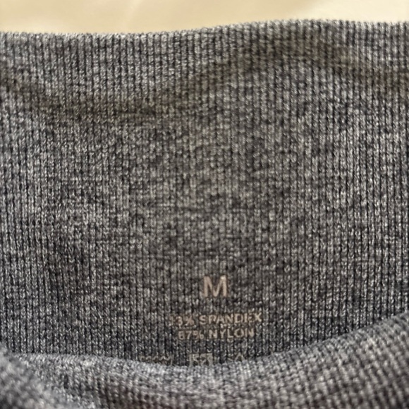 NVGTN Camo Seamless Gray Ribbed Camouflage Printed Leggings Medium 23” - Picture 4 of 4